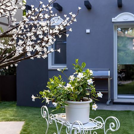 Villa Monti Suites&Aparts Cesenatico Εξωτερικό φωτογραφία